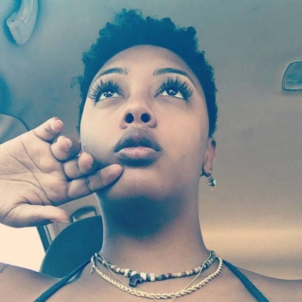 Meet your Posher, Kayla